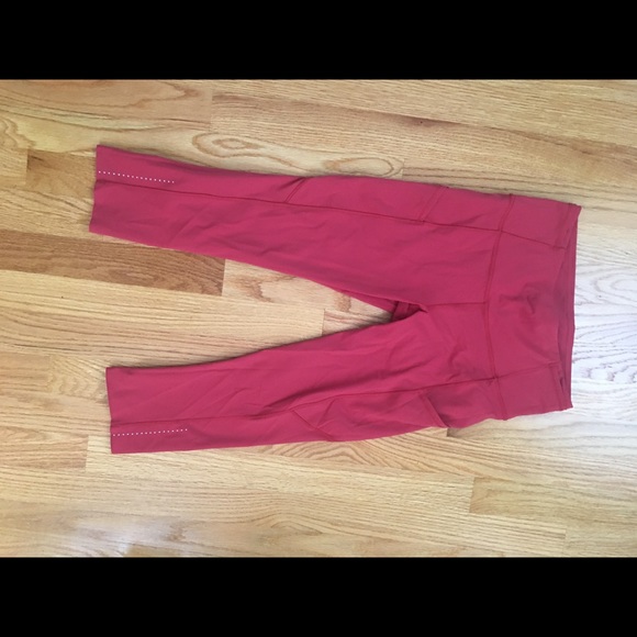 lululemon athletica Pants - Lululemon Red Cropped Leggings